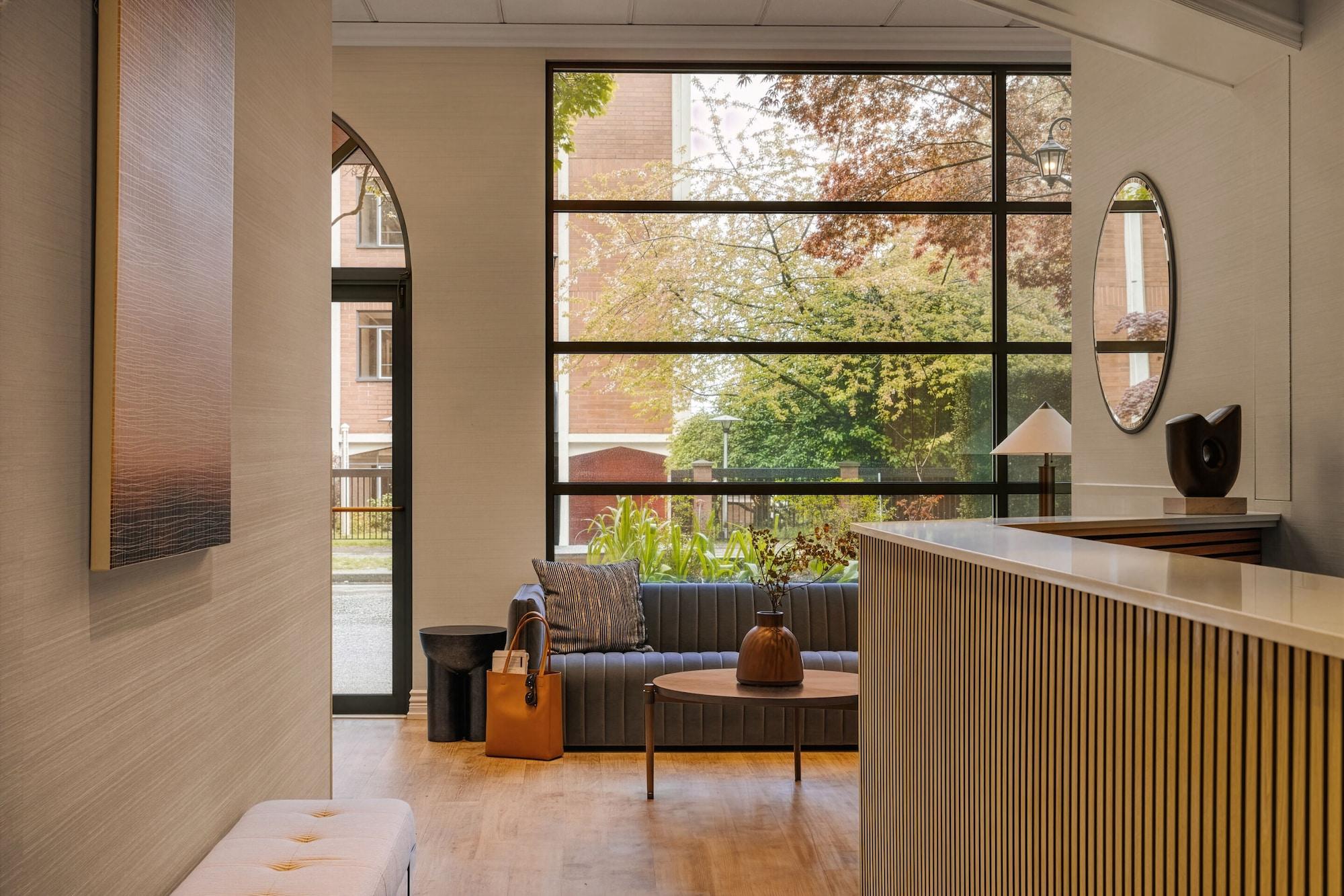 Vista Lobby The Sunset Hotel West End