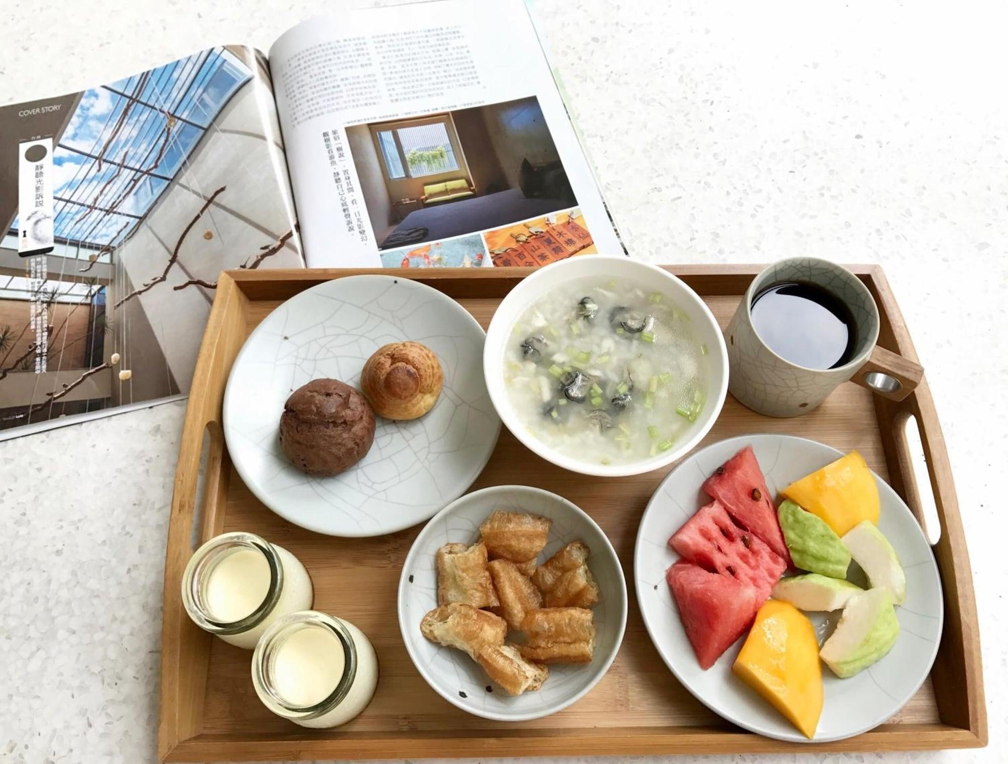 Restaurant Wood Whispering Residence