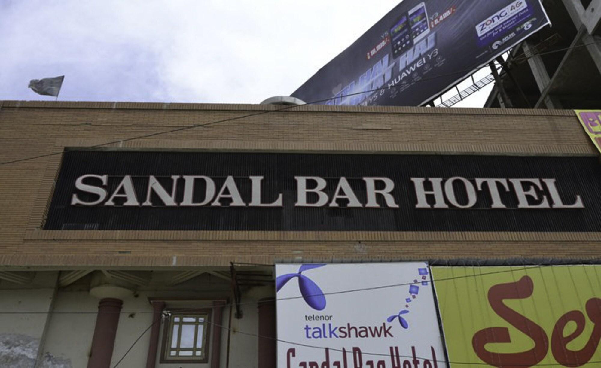 Varios Sandal Bar Hotel
