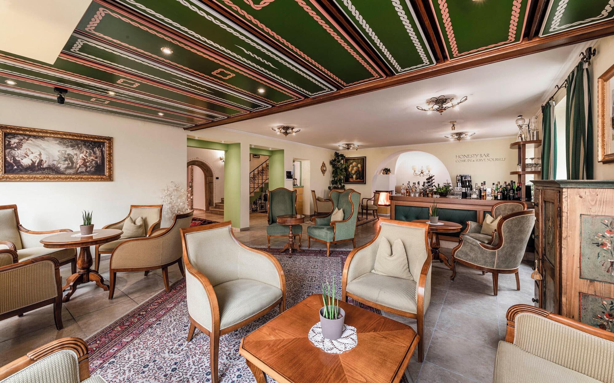 Bar/Salón Cavallino d'Oro