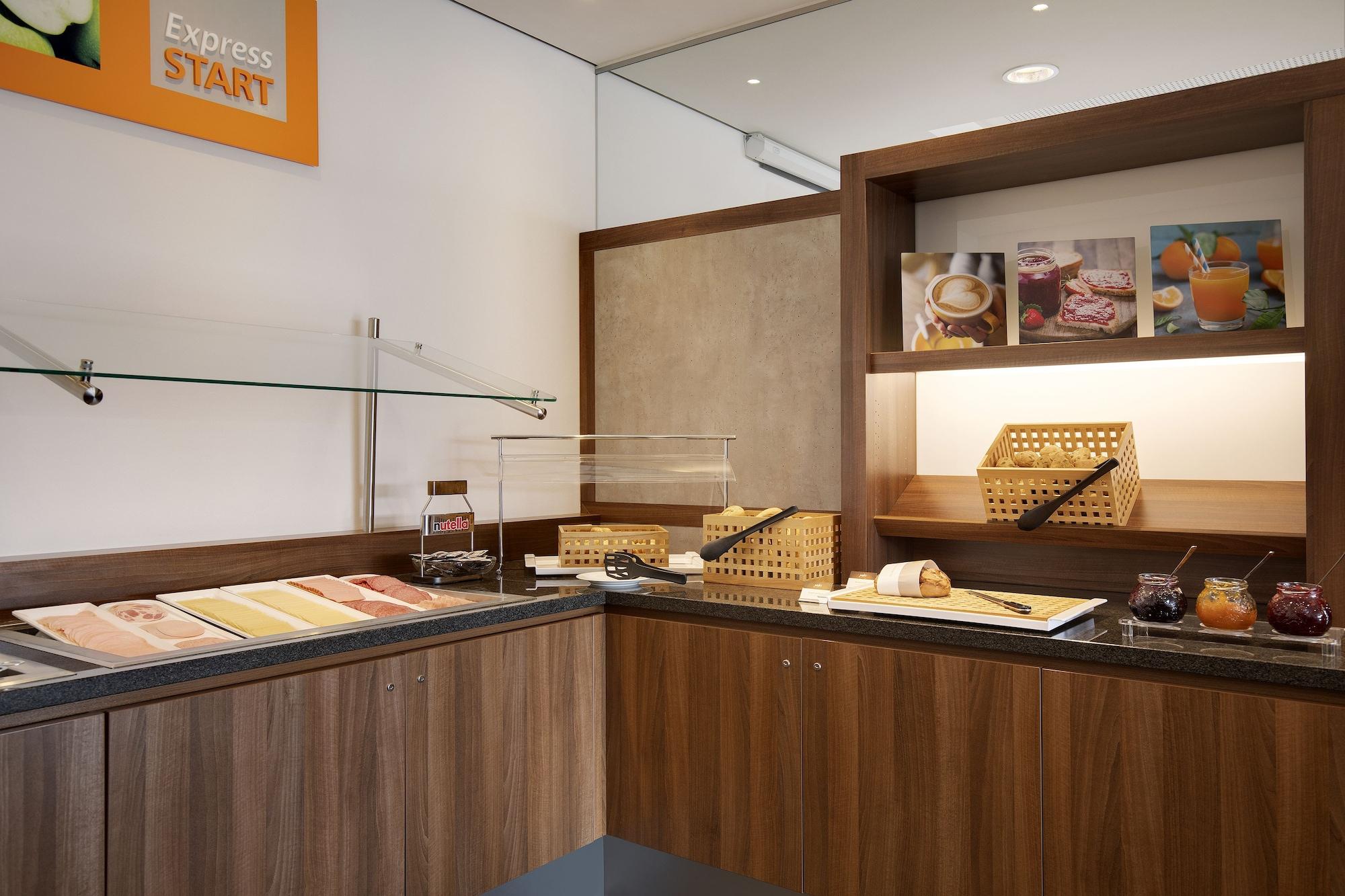 Restaurant Holiday Inn Express Bremen Airport by IHG