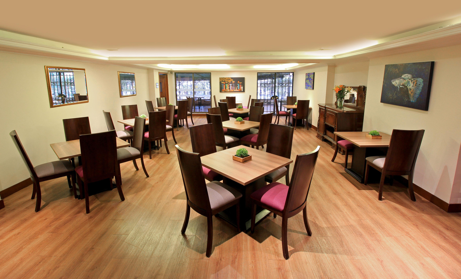 Restaurant Hotel Windsor House Inn By GEH Suite