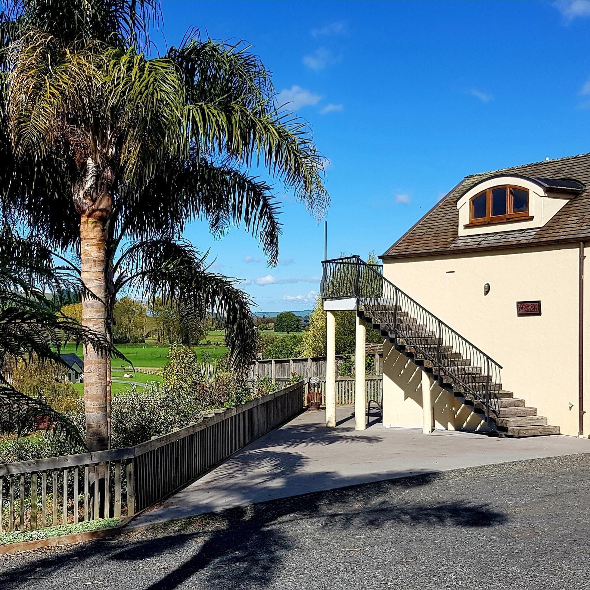 Vista Exterior Huntington Stables Retreat Accommodation