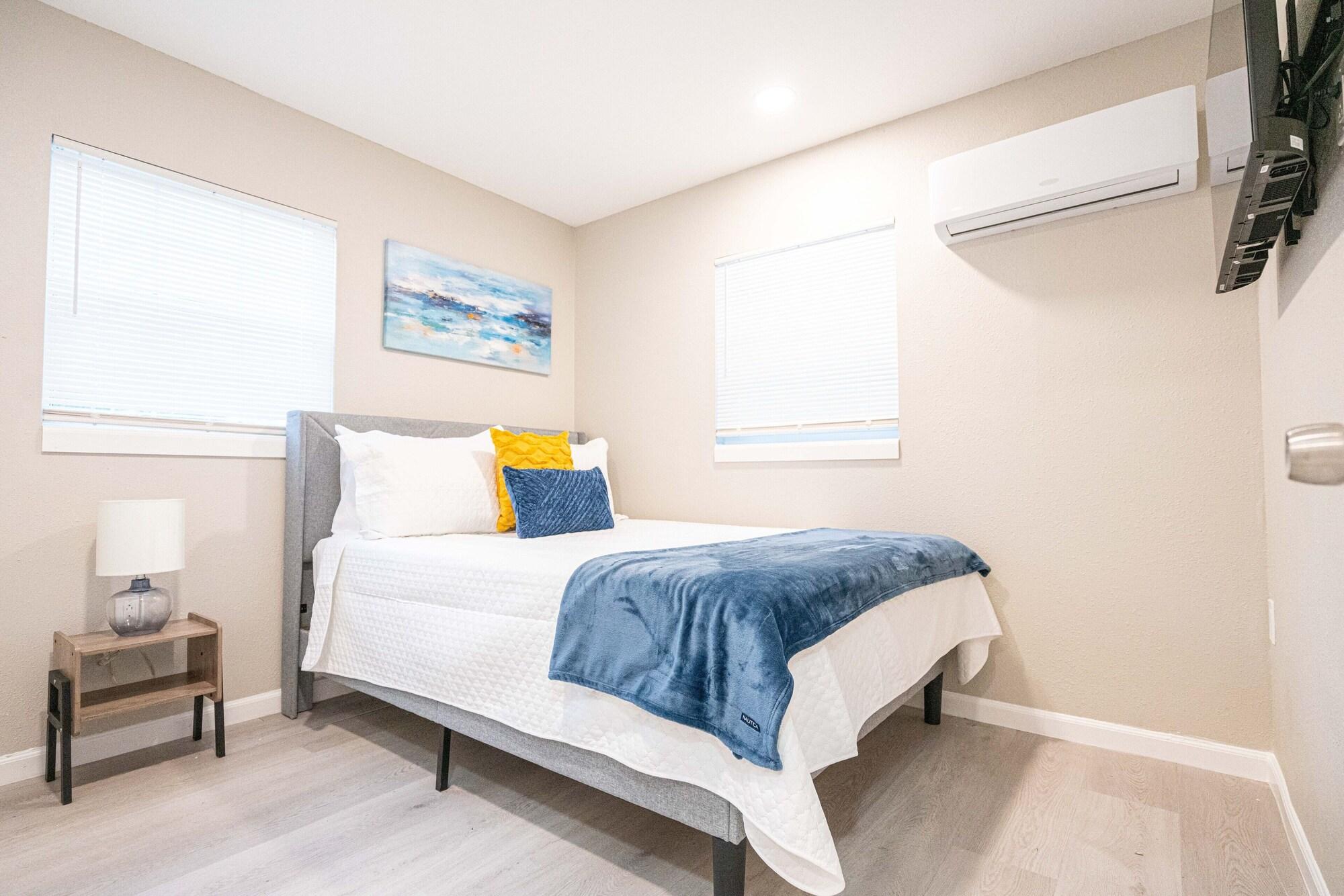 Varios University Serenity Suites 14th