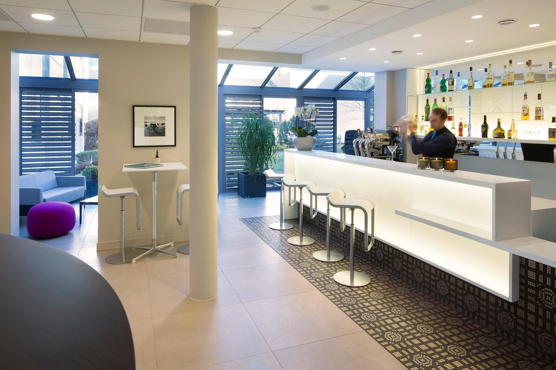 Bar/Salón Oceania Rennes