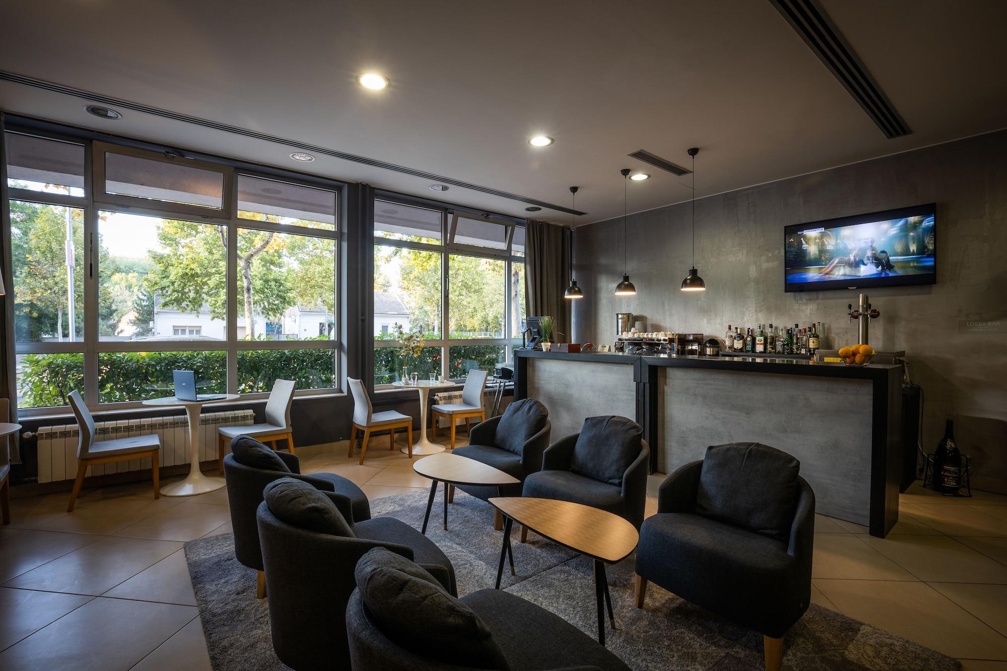 Bar/Salón Nobel Inn Hotel