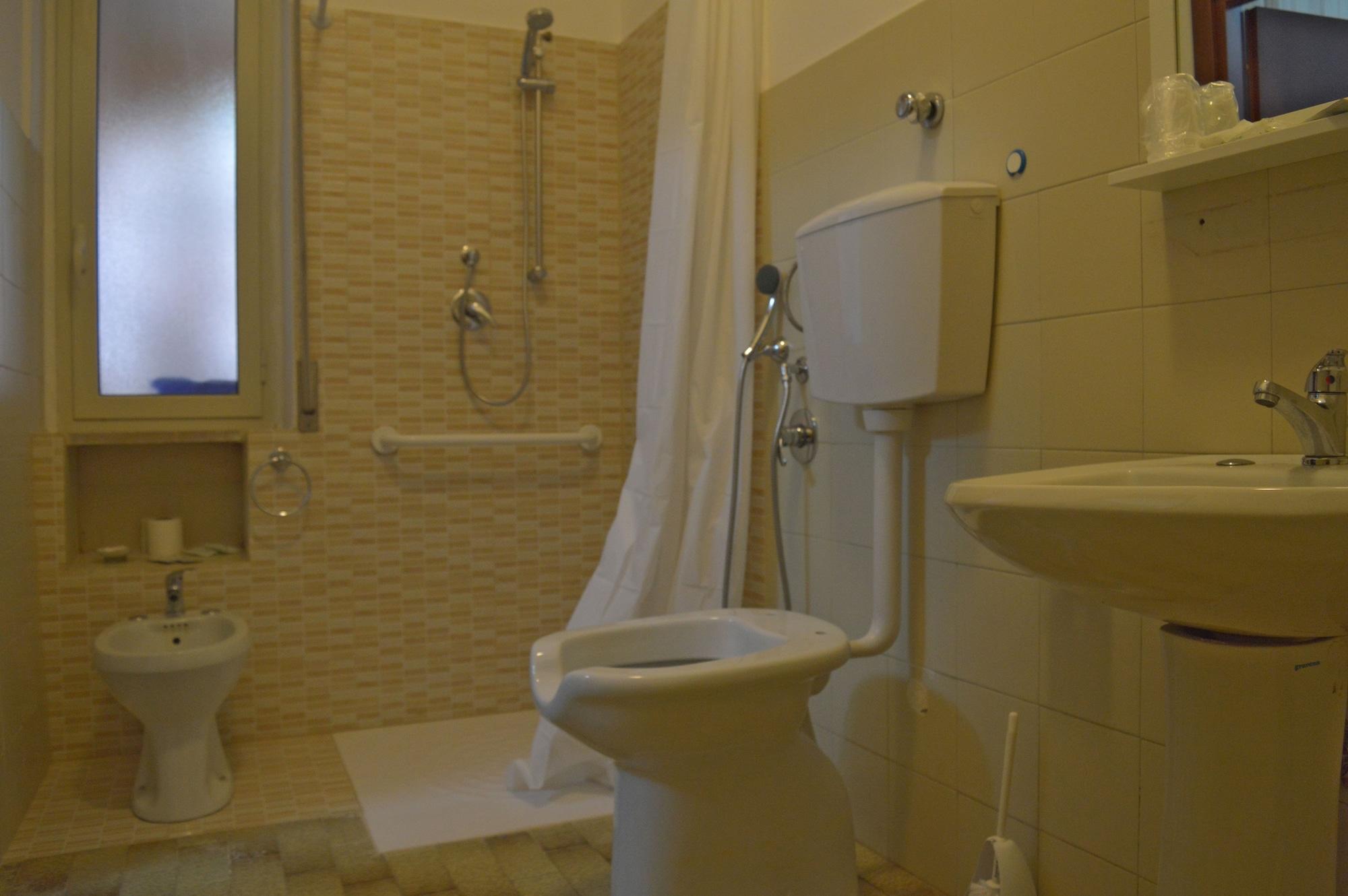 Equipamiento de Habitación B&B Scalea Rooms