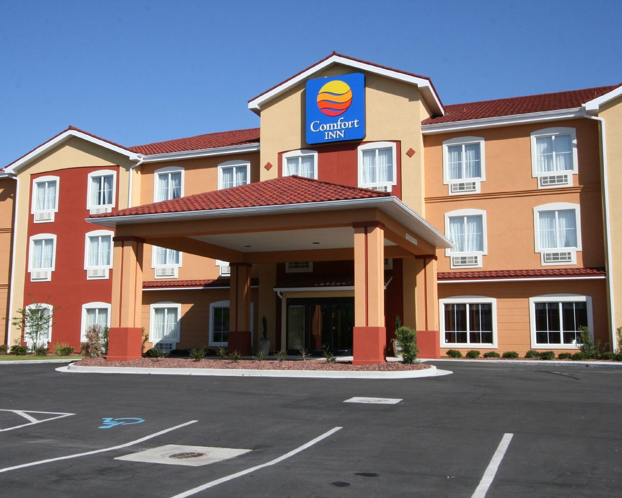 Vista Exterior Comfort Inn Blackshear Hwy 84
