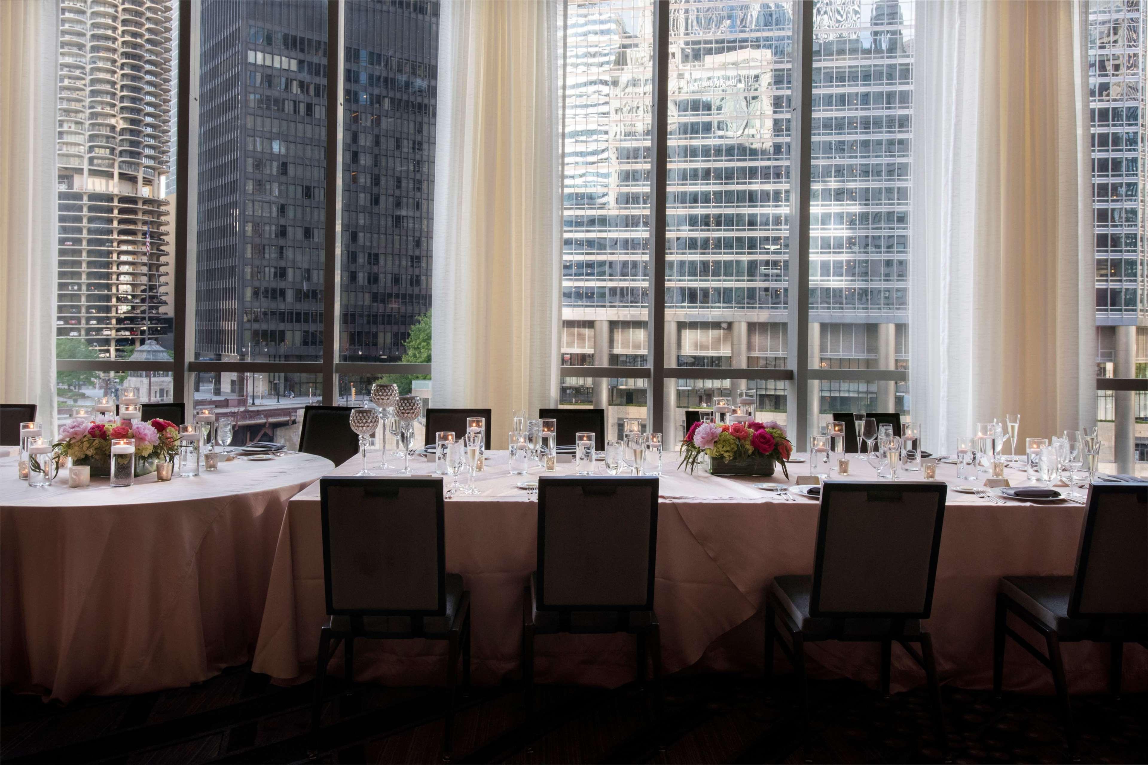 Restaurant LondonHouse Chicago, Curio Collection by Hilton