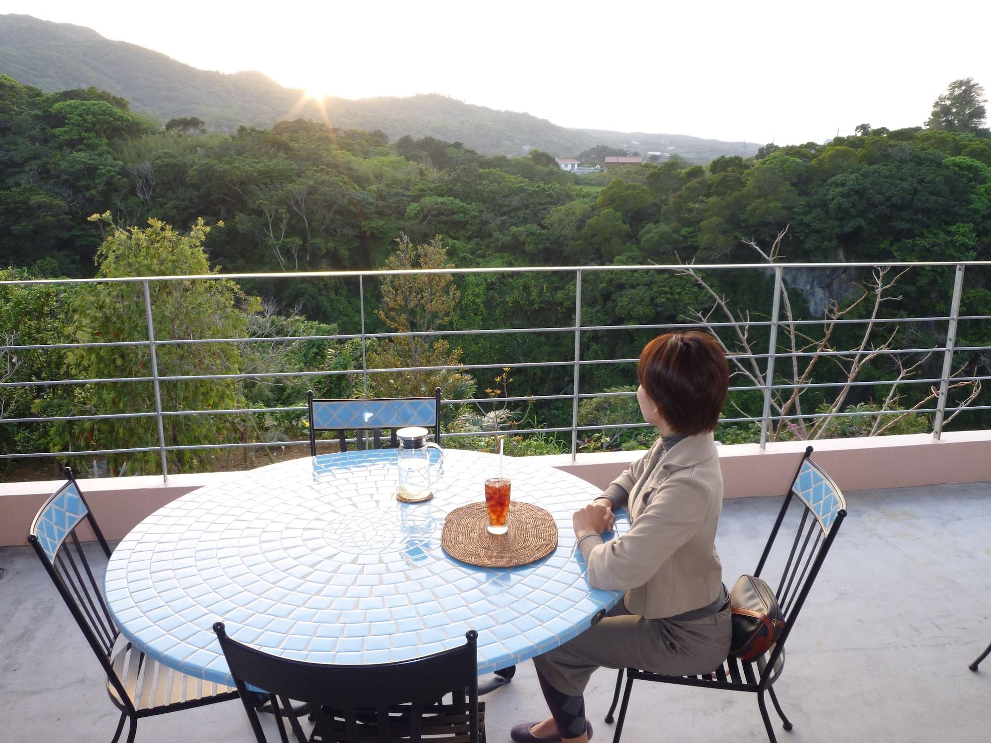 Varios Hibis Resort