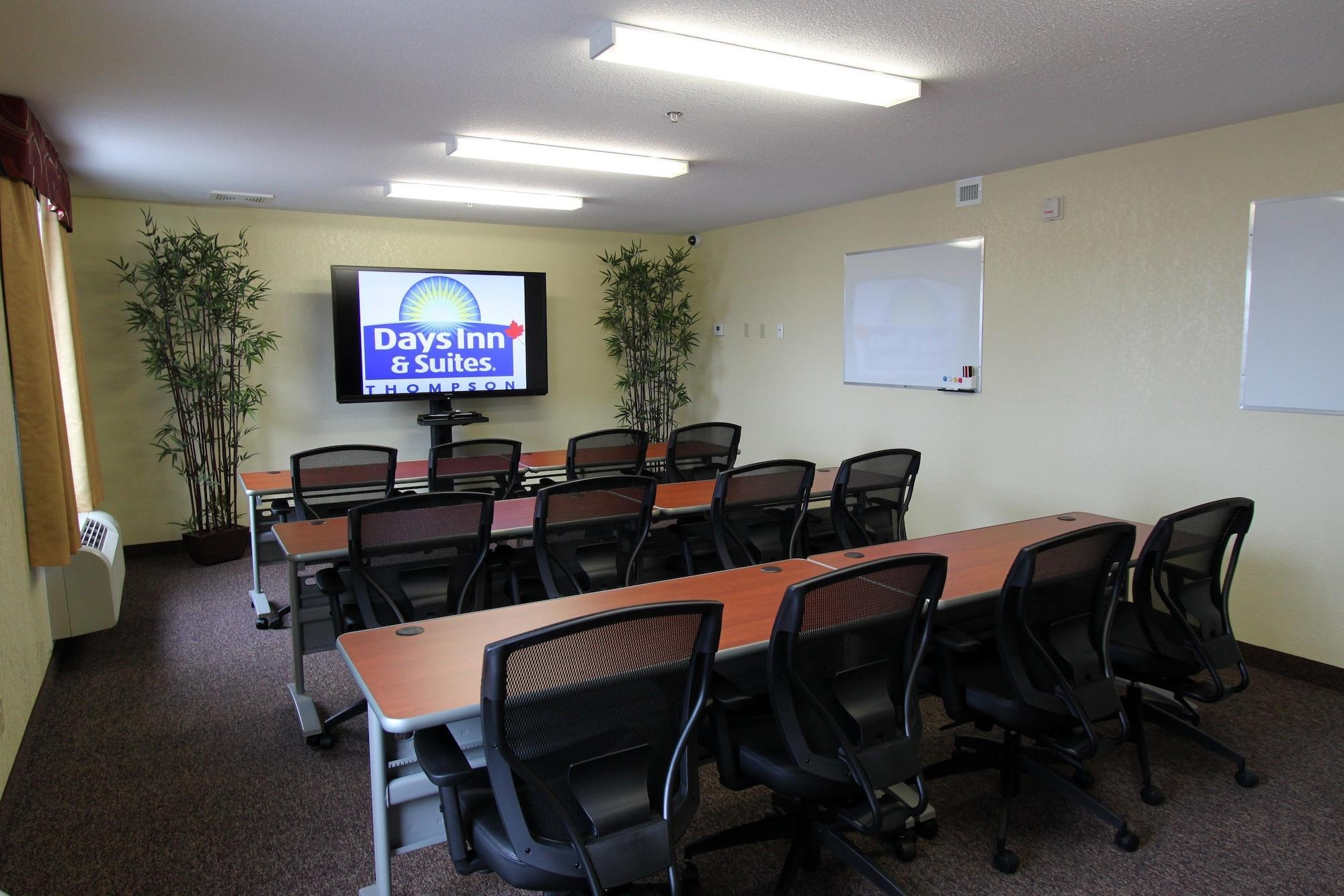Sala de Reuniones Days Inn & Suites by Wyndham Thompson