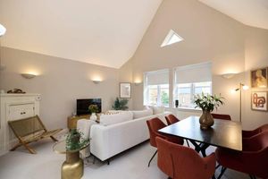 Alquiler Temporario - Chiswick Views & Space Elegant 3bdr Duplex With Parking