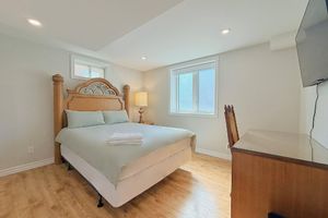 Alojamiento - Cozy Rooms in Bright Walkout Suite - Newly Renovated 2026