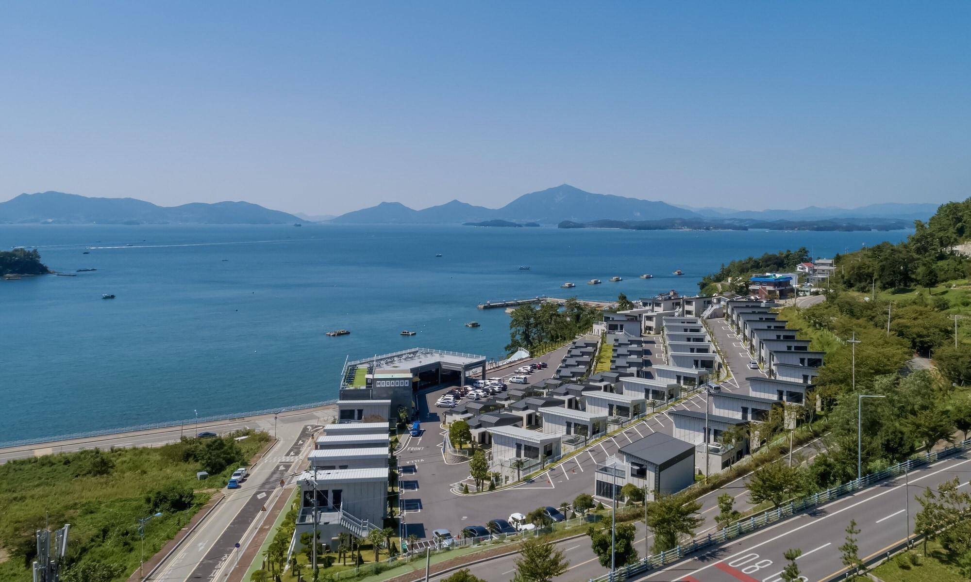 Vista Exterior Arte Resort Spa & Pool Villa