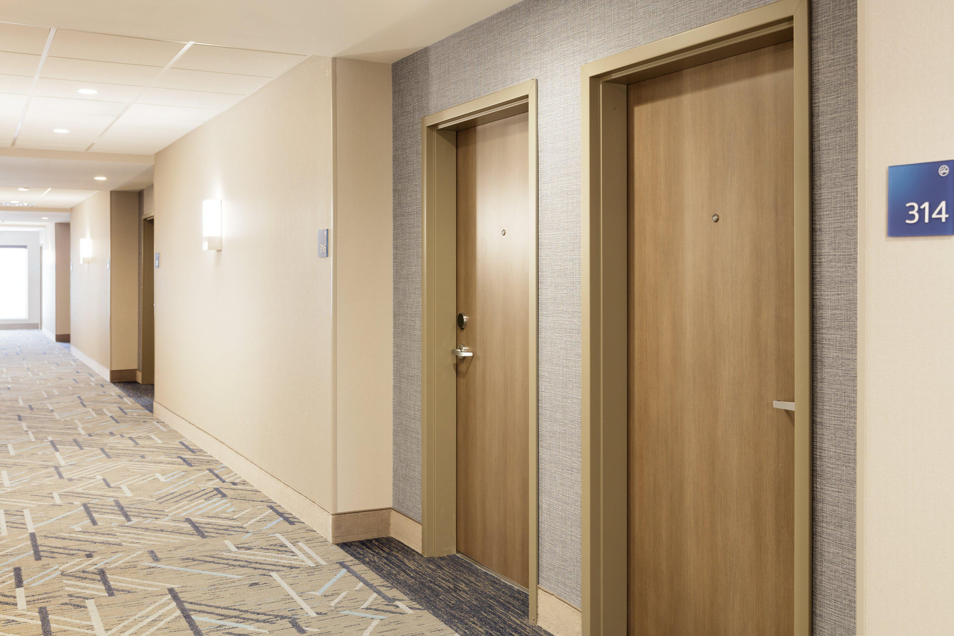 Vista Lobby Holiday Inn Express & Suites College Station by IHG