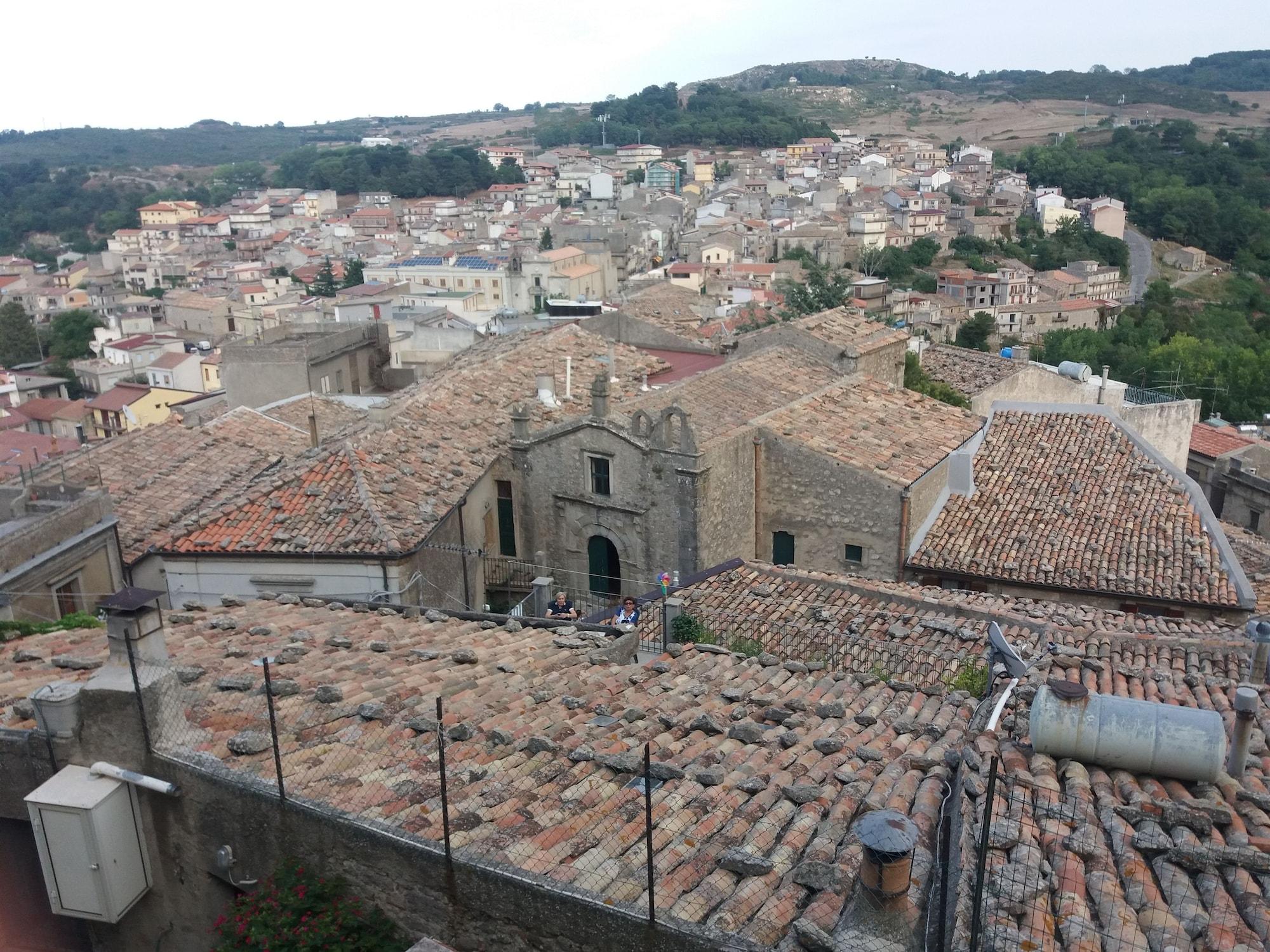 Varios San Nicolò Holiday Home
