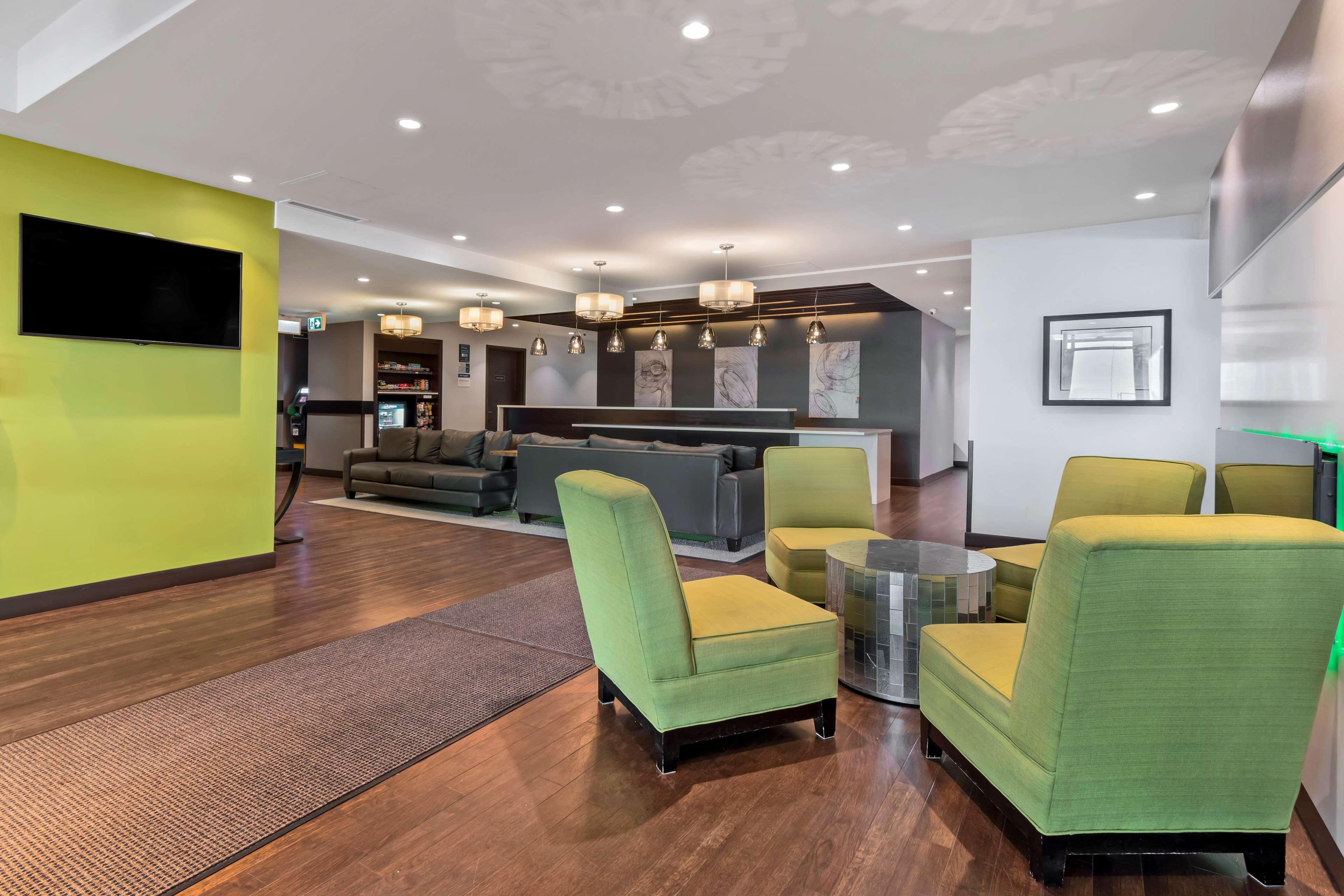 Vista Lobby Best Western Plus East Side