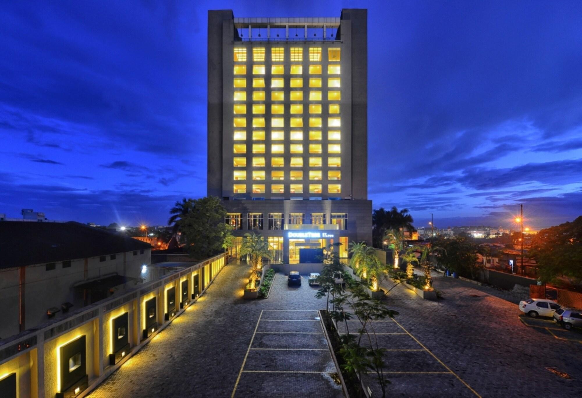 Vista Exterior Doubletree By Hilton Pune - Chinchwad