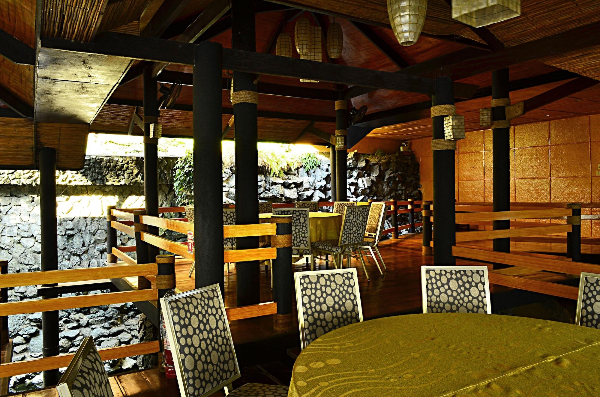 Restaurant Thunderbird Resorts - Rizal