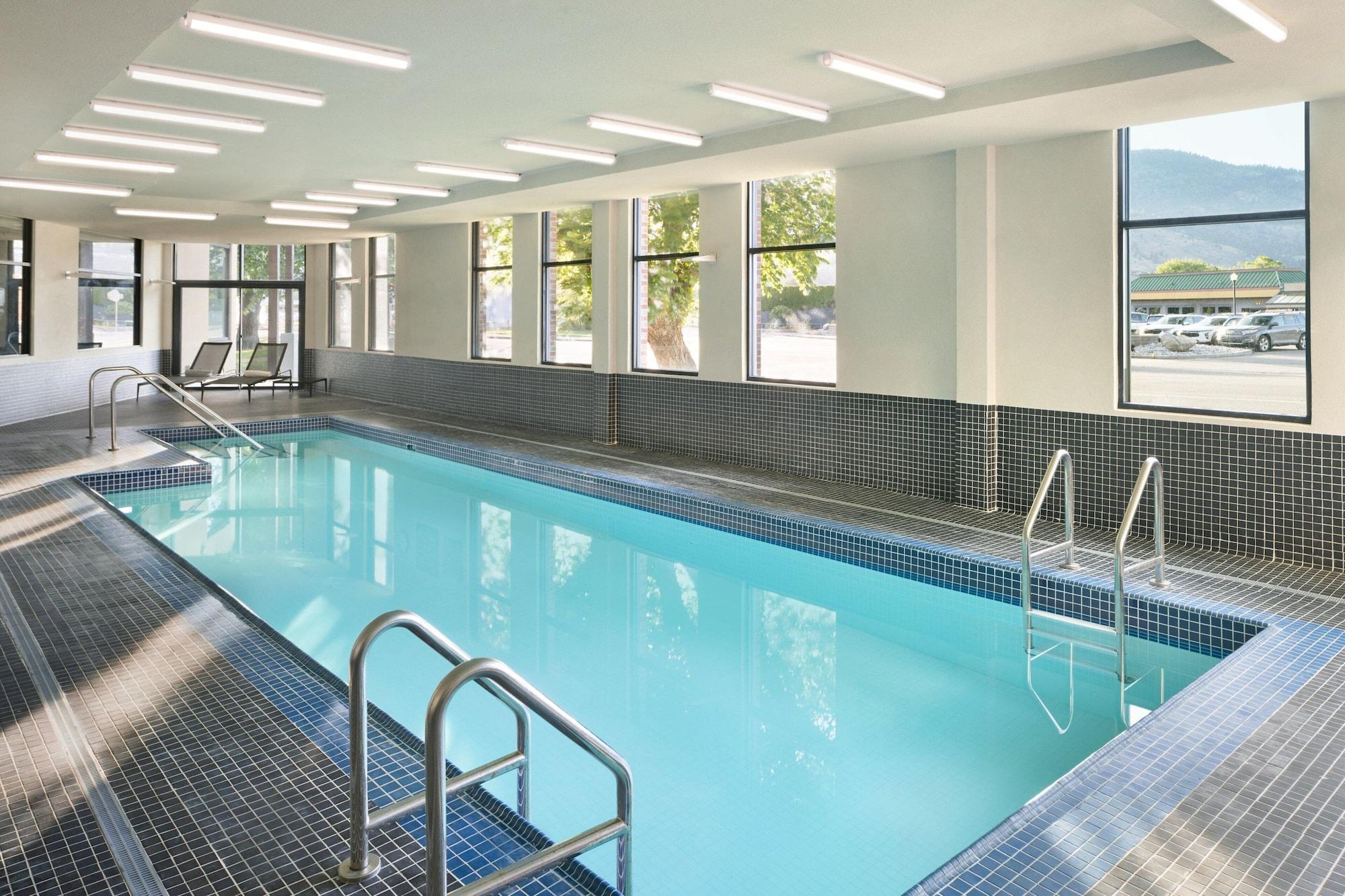 Vista Piscina Four Points by Sheraton Penticton at the Convention Centre