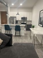 Alquiler Vacacional - Luxury midtown/ downtown apt near medcenter
