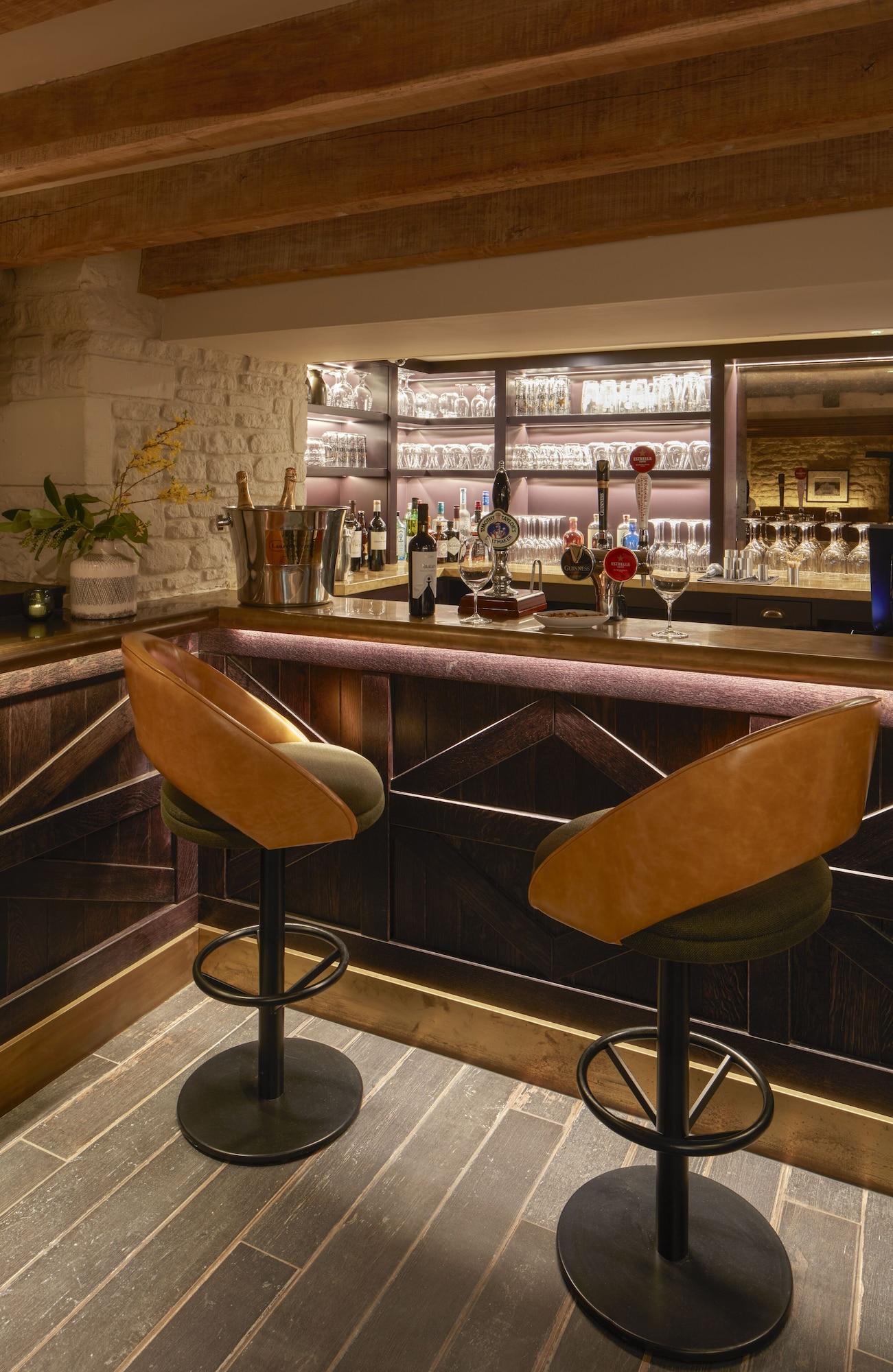 Bar/Salón The Falcon Hotel