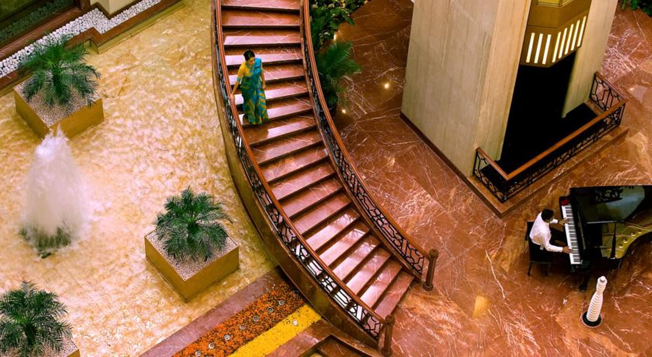 Vista Lobby The LaLiT Mumbai