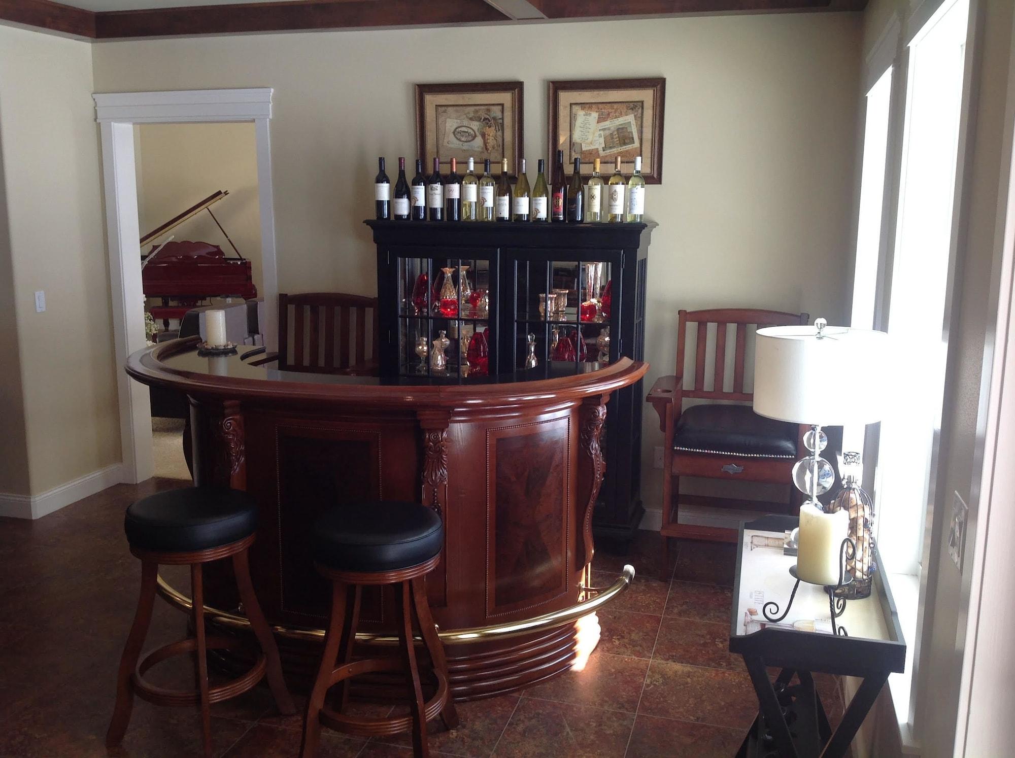 Bar/Salón Summer Creek Inn