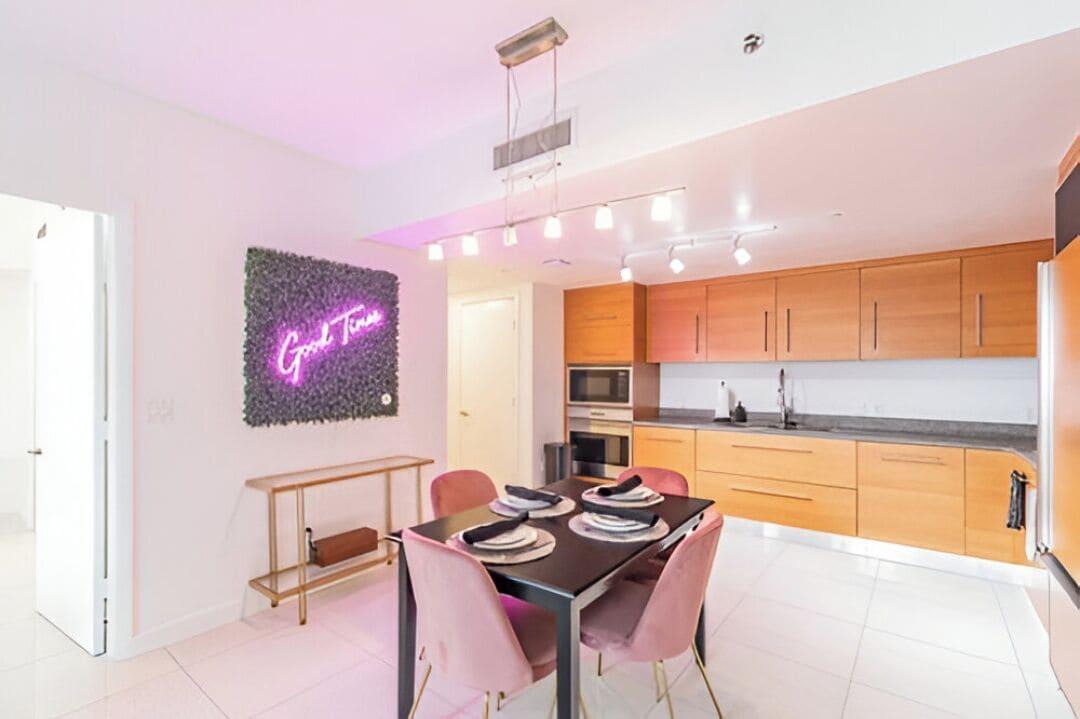 Restaurant The Brickell Suites - W Miami