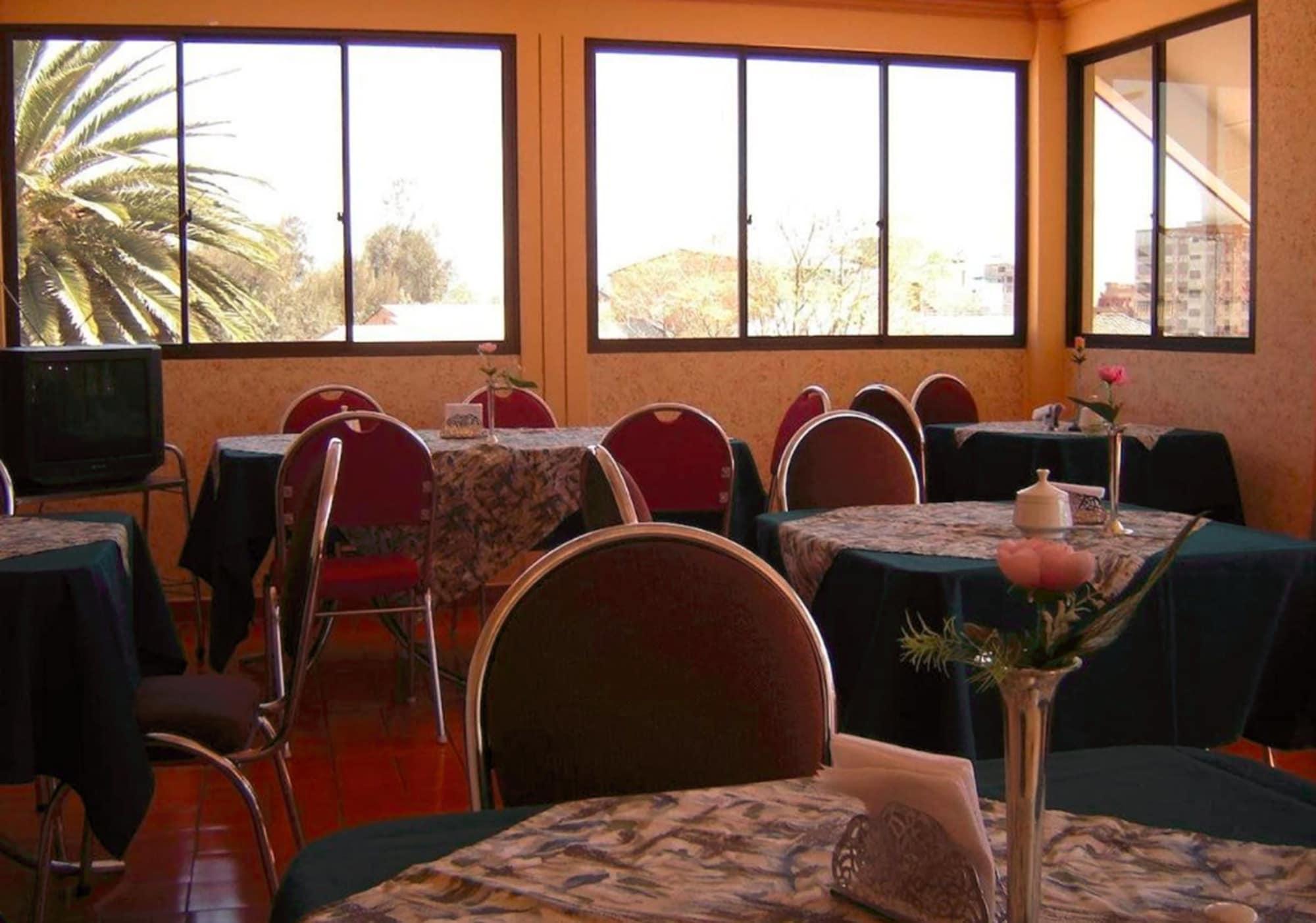 Bar/Salón Hostal Versalles