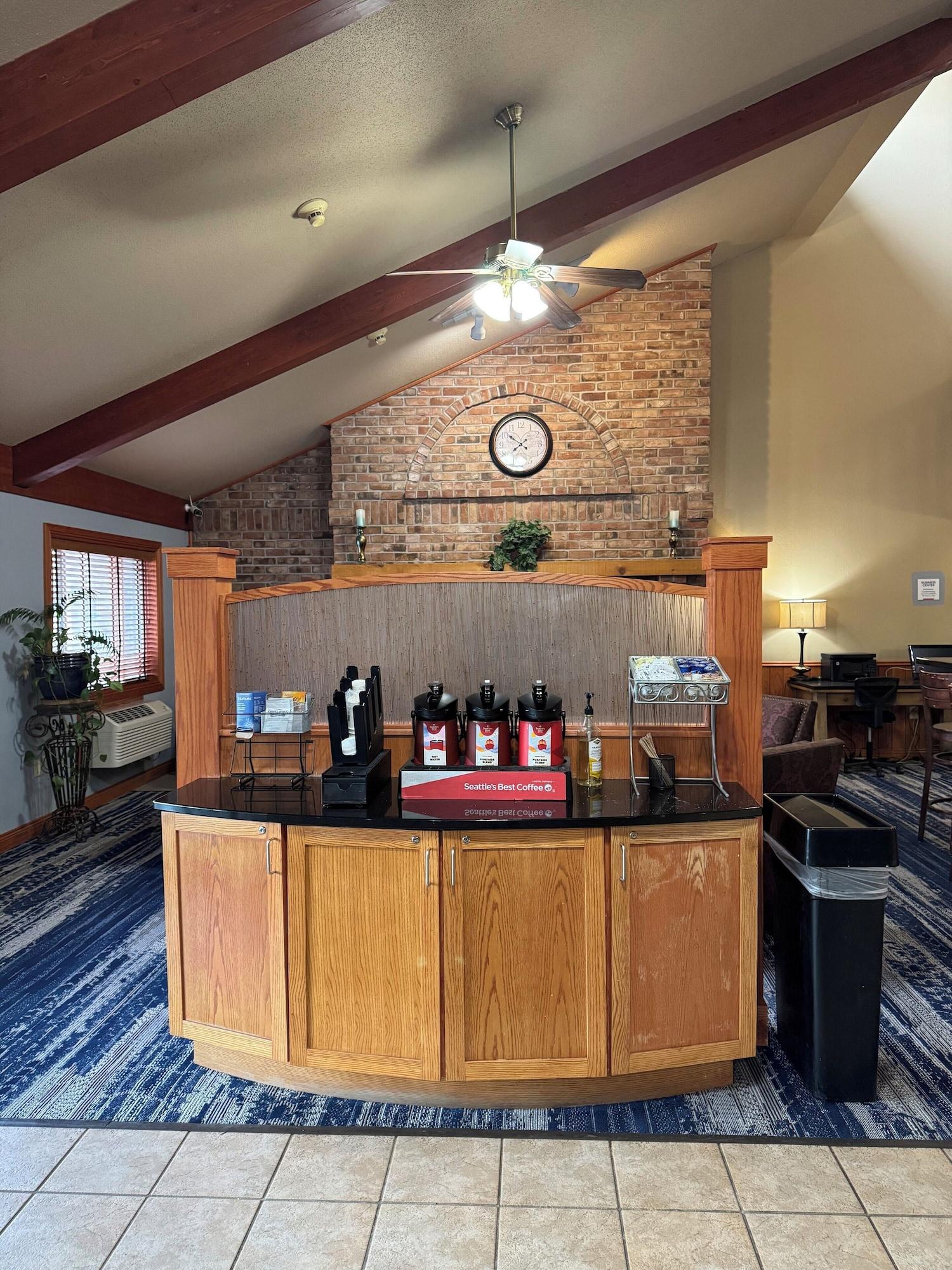 Bar/Salón AmericInn by Wyndham Baldwin