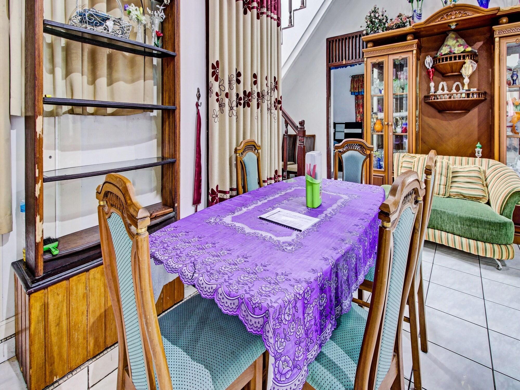 Vista Lobby OYO 90543 An-nur Guest House Syariah