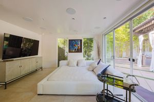 Renta temporal - Zen Estate - Luxurious 5BR Beverly Hills Sanctuary With Pool & Canyon Views