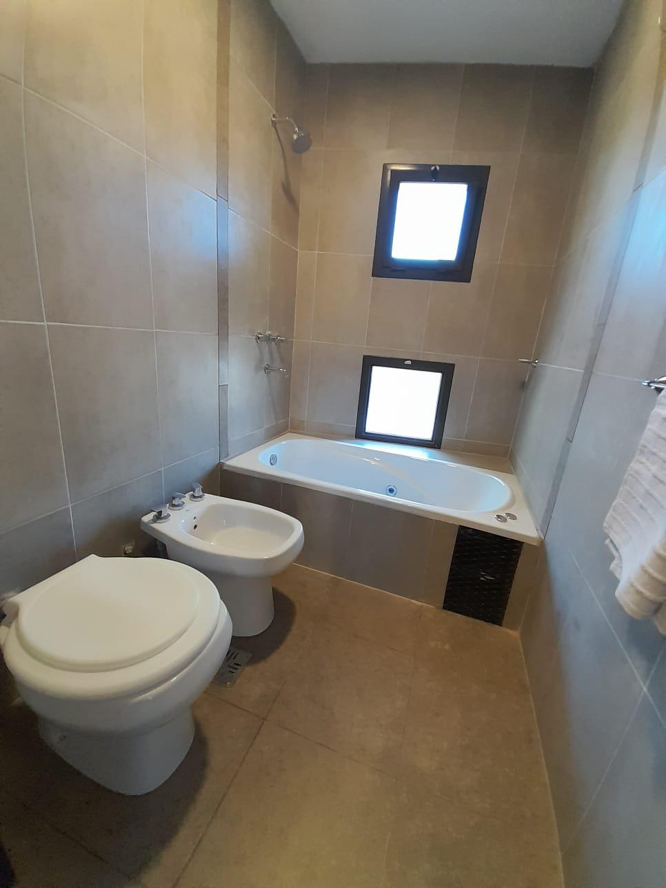Baño ACACIAS APART & SUITES