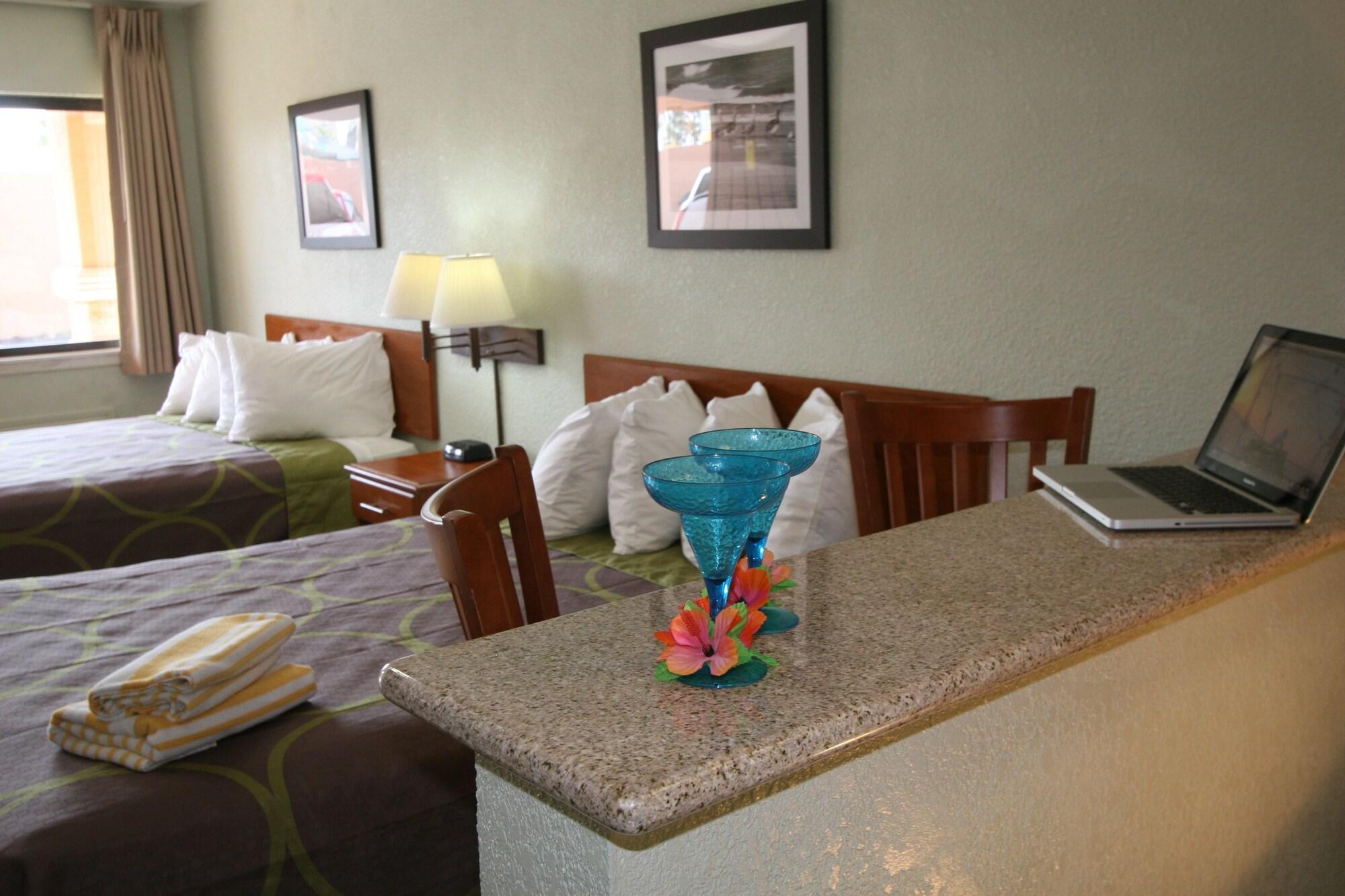 Equipamiento de Habitación Super 8 by Wyndham South Padre Island