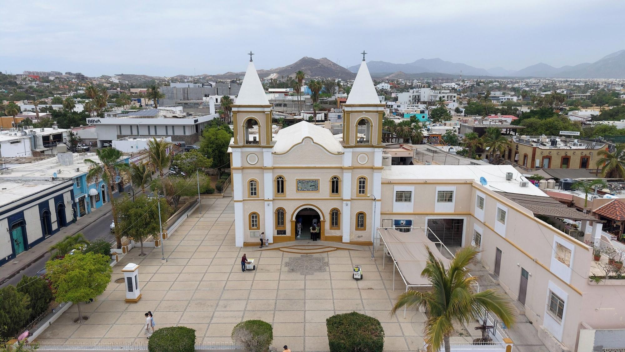 Vista Exterior Hotel Colli