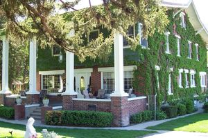 Alojamiento - Warm Springs Inn & Winery