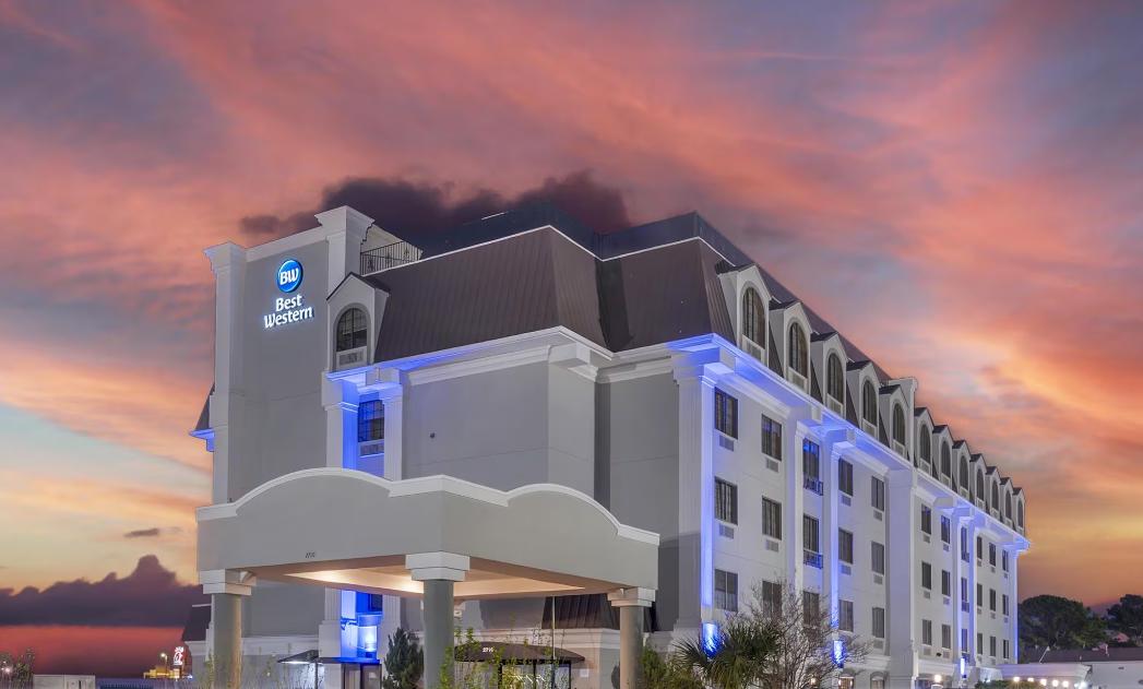 Vista Exterior Best Western Kenner