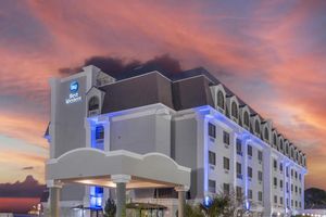 Alojamiento - Best Western Kenner