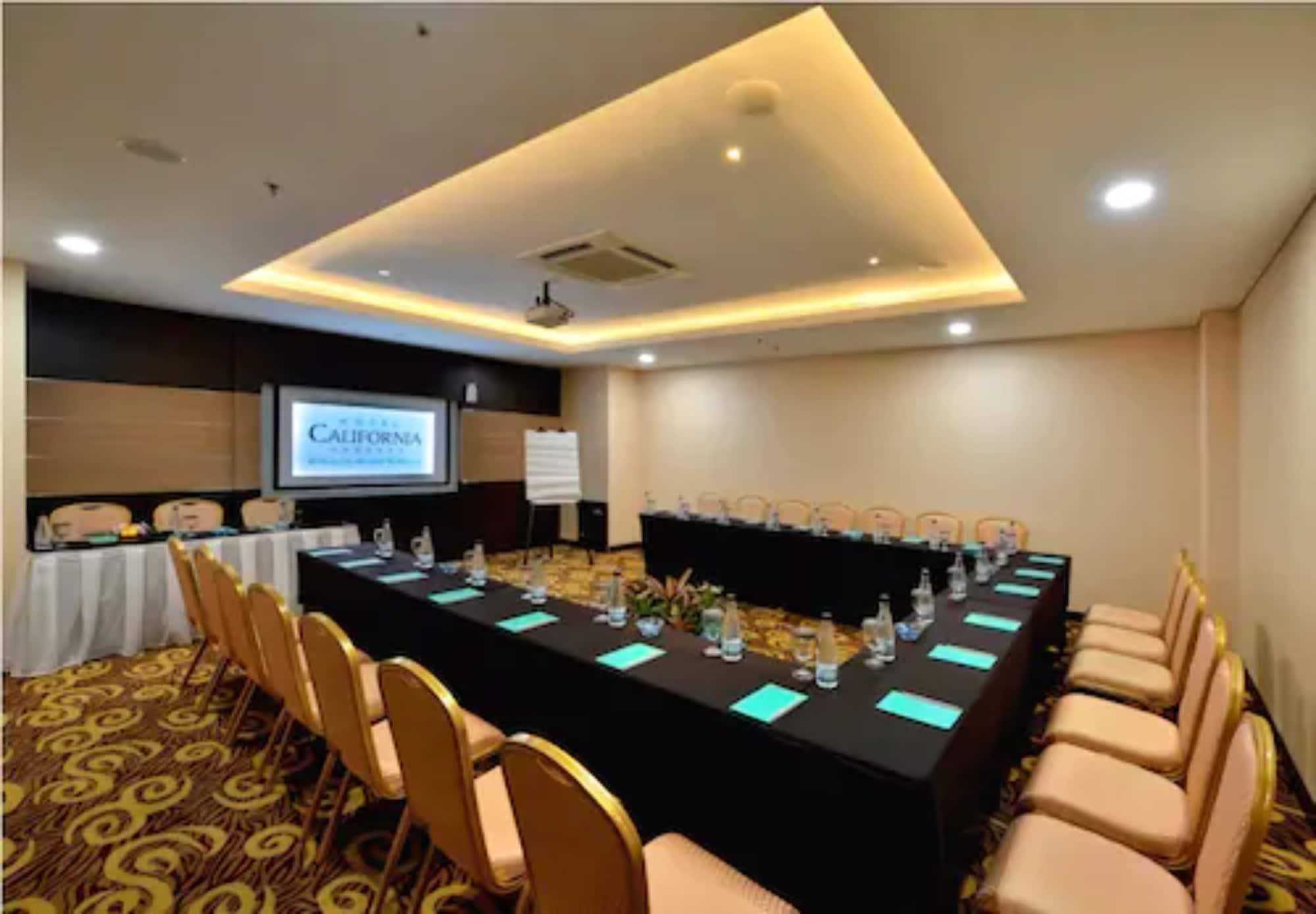 Sala de Reuniones Hotel California Bandung