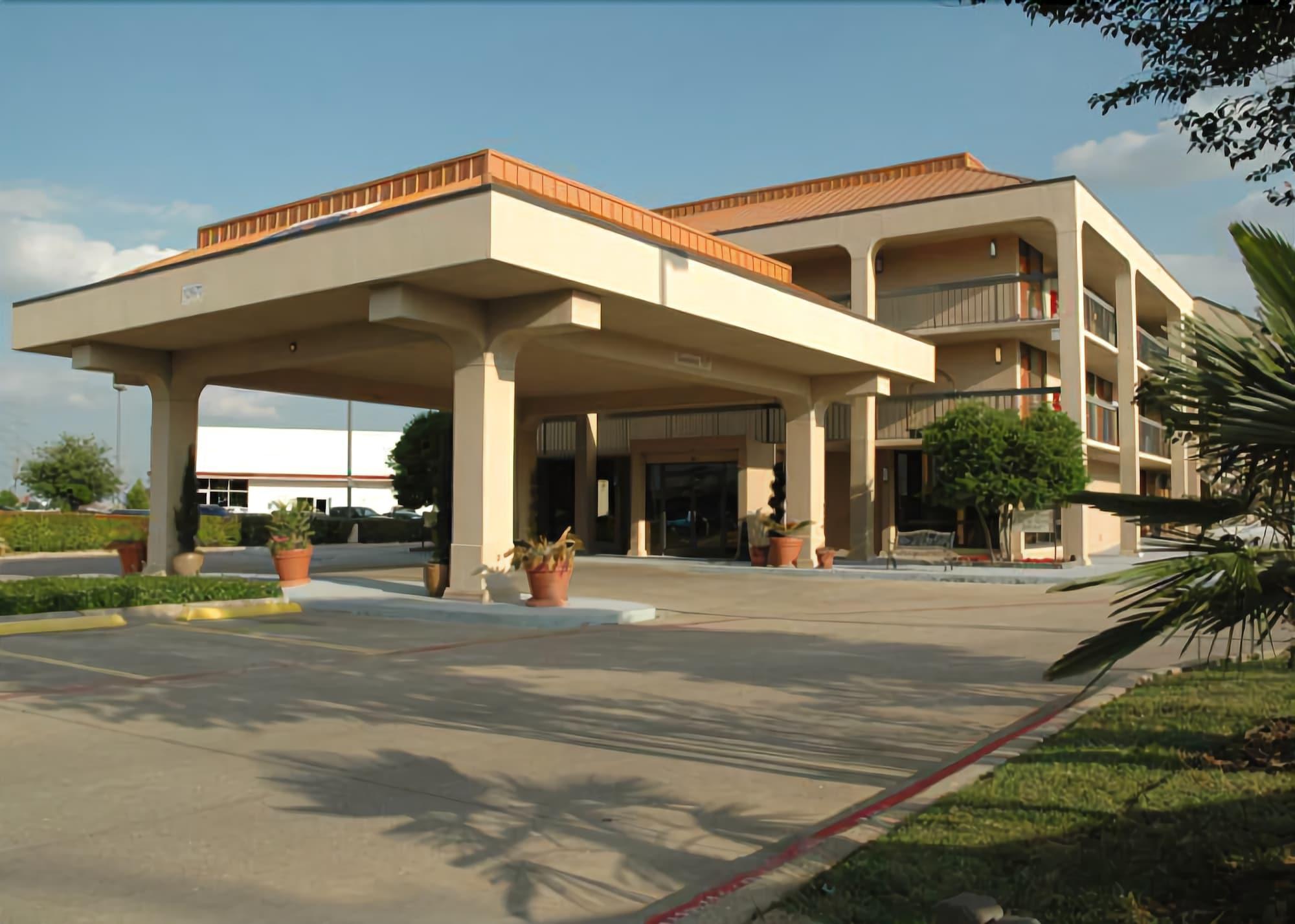 Vista Exterior Executive Inn
