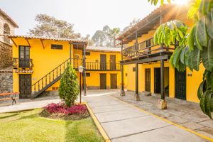 Alojamiento - El Pueblo Resort & Convention Center