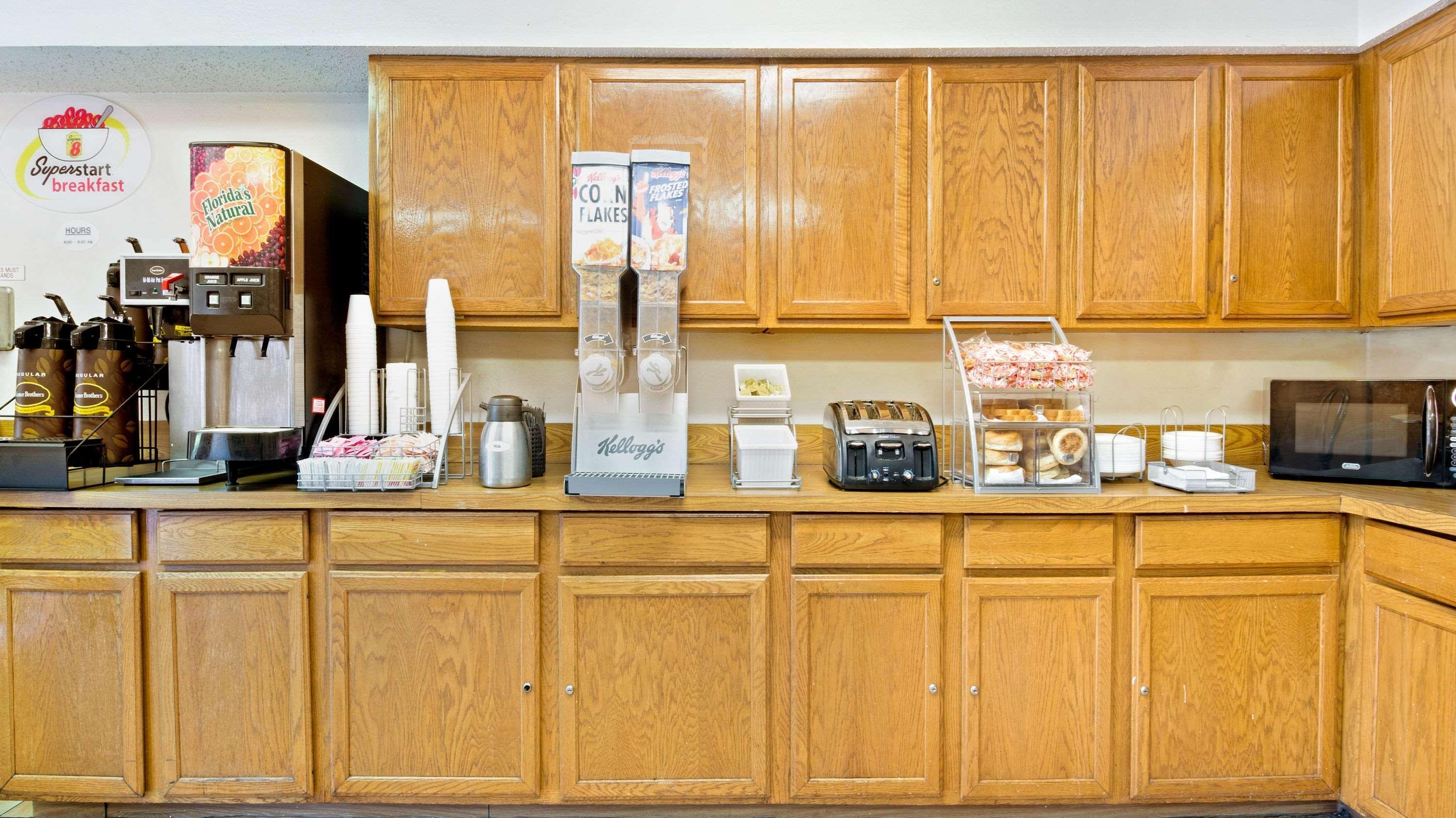Restaurant Super 8 by Wyndham Plano/Dallas Area