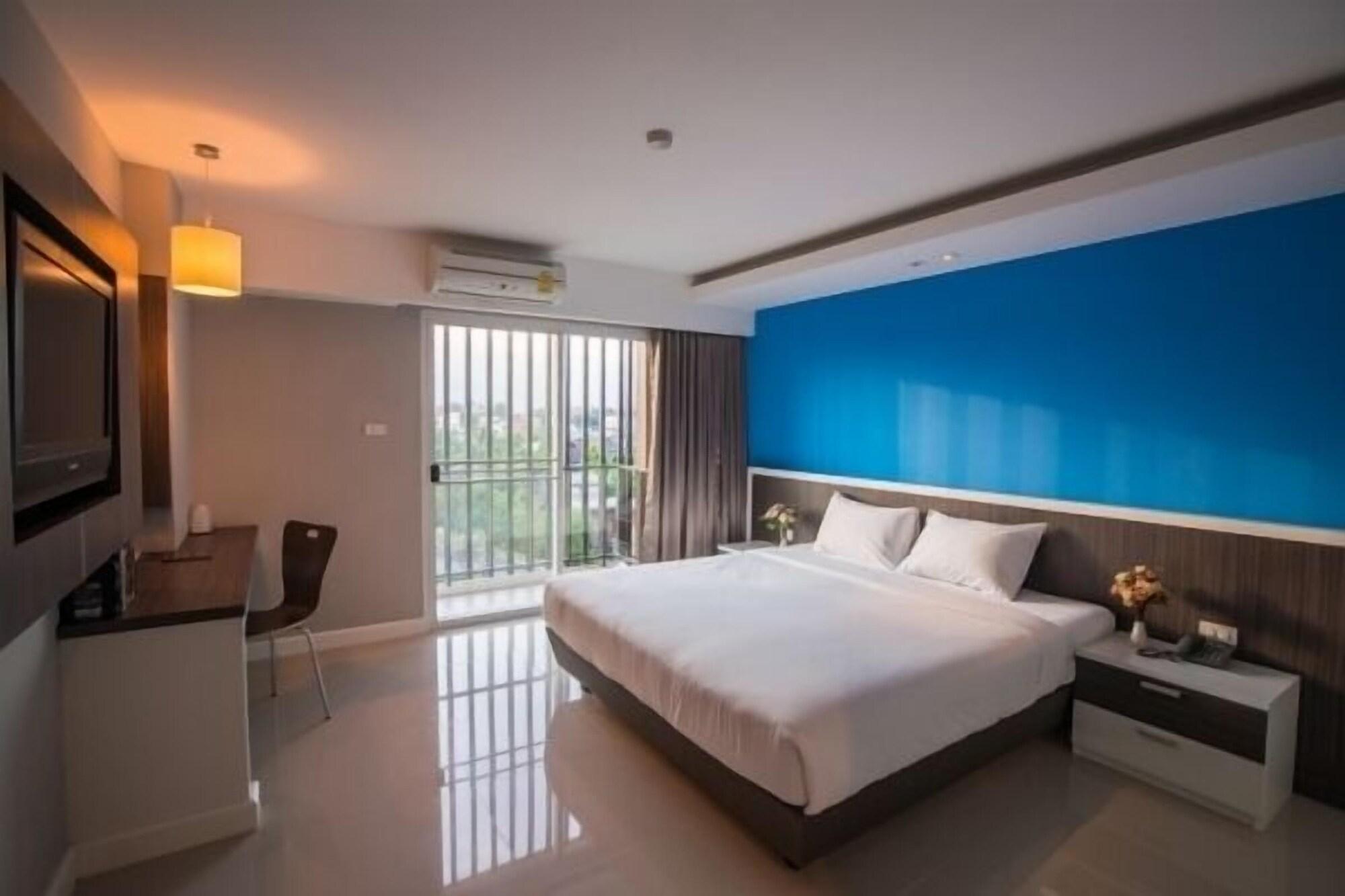 Varios Napatra Hotel