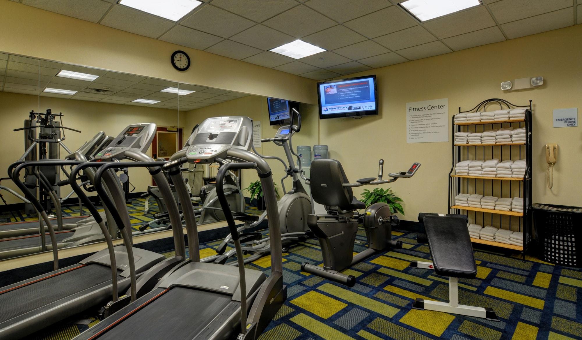 Gimnasio Holiday Inn Express & Suites Midwest by IHG