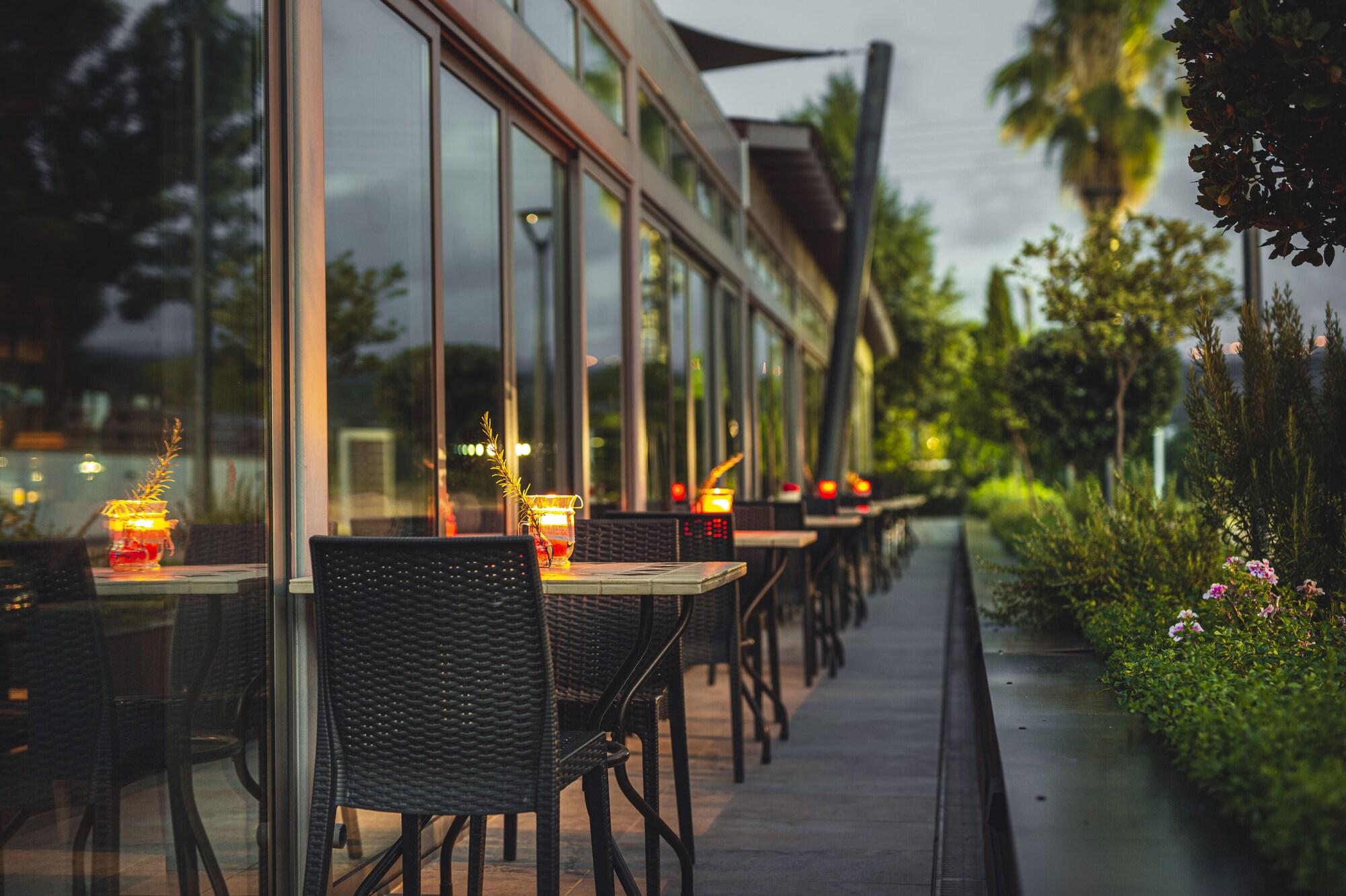 Restaurant Latchi Escape Hotel & Suites