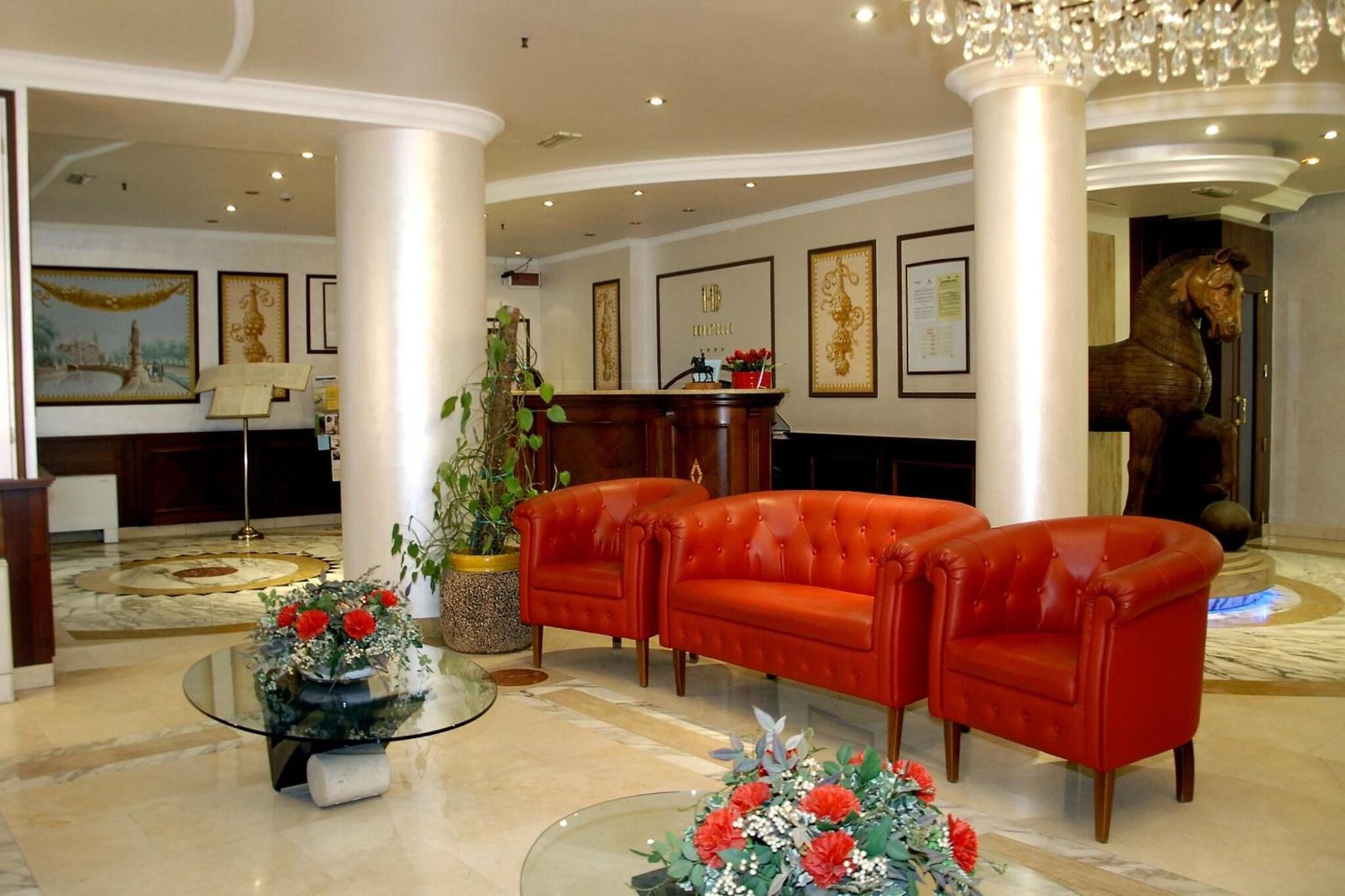 Vista Lobby Donatello