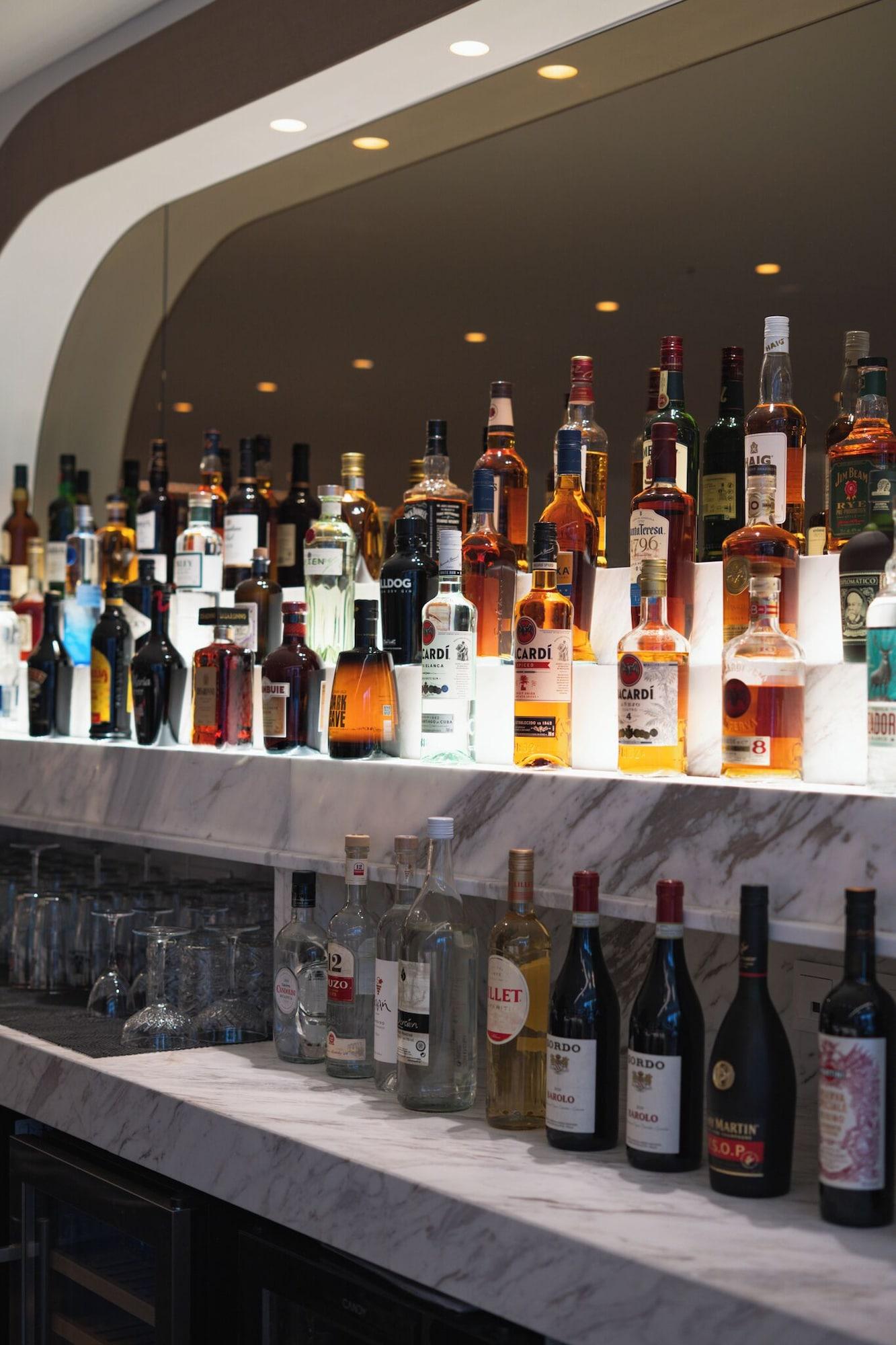 Bar/Salón Eternity