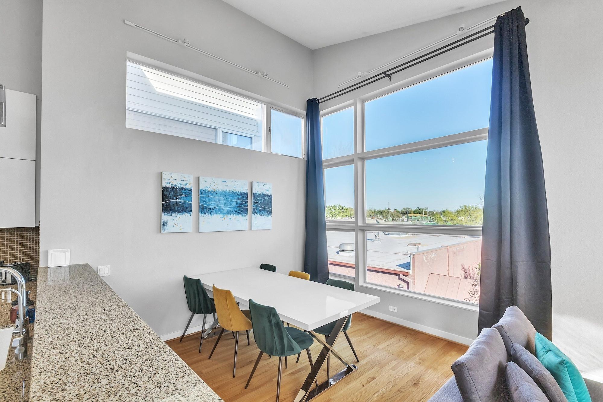 Comodidades del Alojamiento Modern Comfort In The Heart Of Museum District 3 Bedroom Townhouse