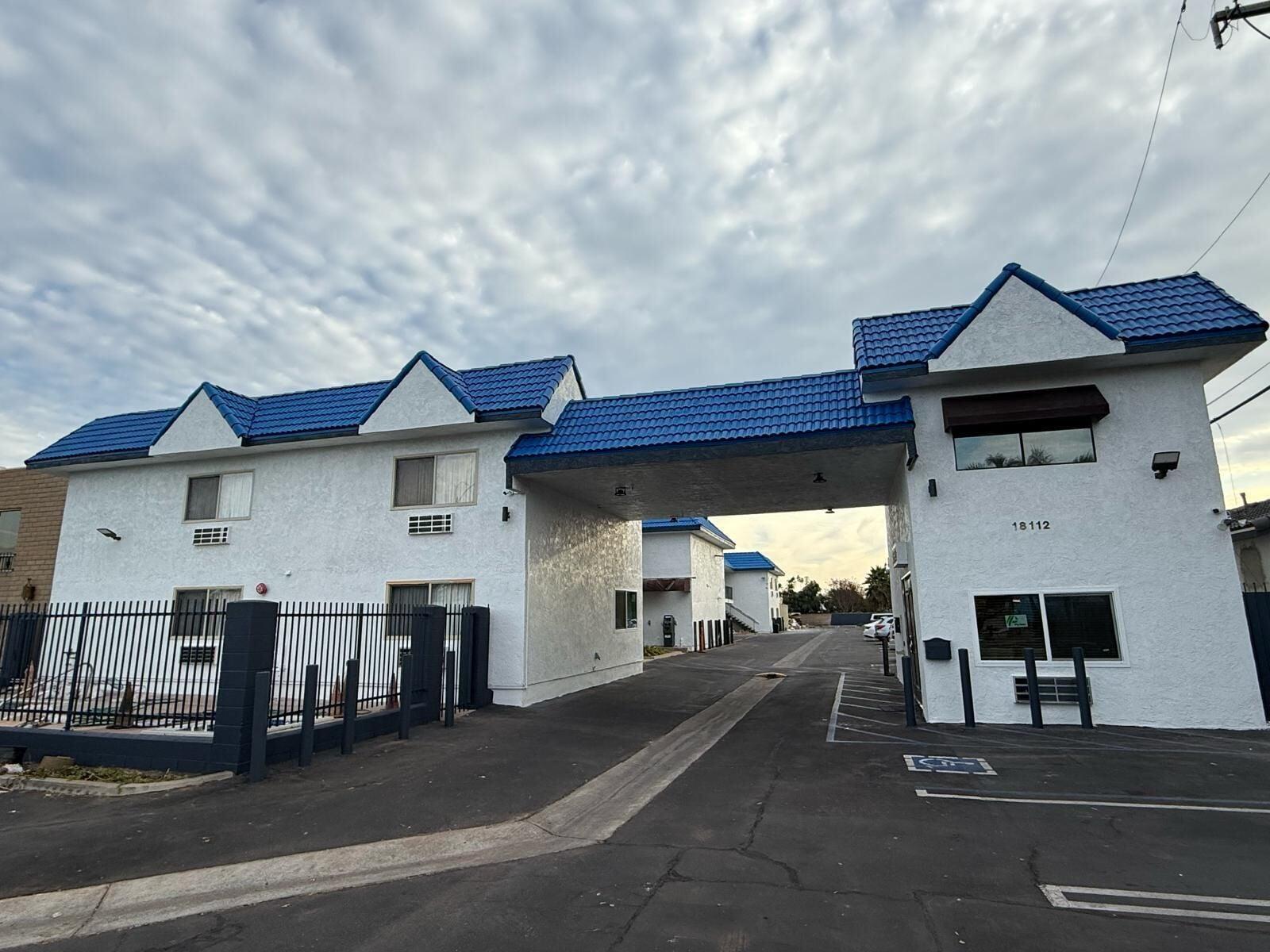Varios Beach Inn - A Huntington Beach Motel